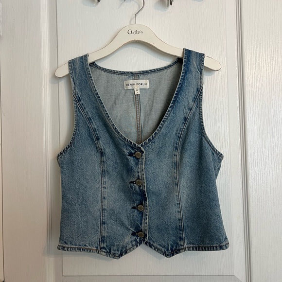 Aritzia Tops - 90s MIA VEST
